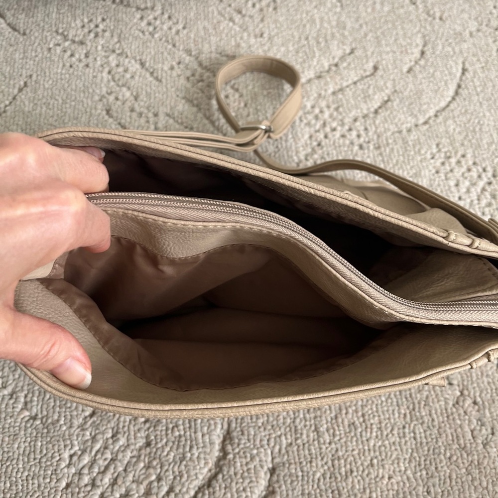 Alfred Dunner Shoulder Bag - Picture 3 of 6